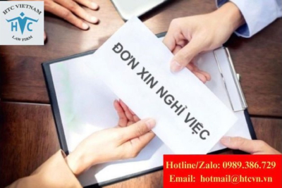 Công ty yêu cầu viết đơn xin nghỉ thay vì ra quyết định sa thải: Người lao động có nên ký?